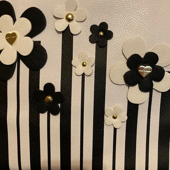 Betsey Johnson NEW Large Black & White Floral Stripe Tote Hard to Find! RaRe! - Picture 5 of 12